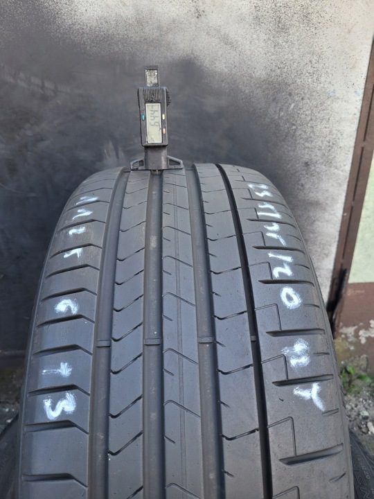 Шина летняя Pirelli P Zero 235/35R20 92 Y усилитель (XL), фото 1