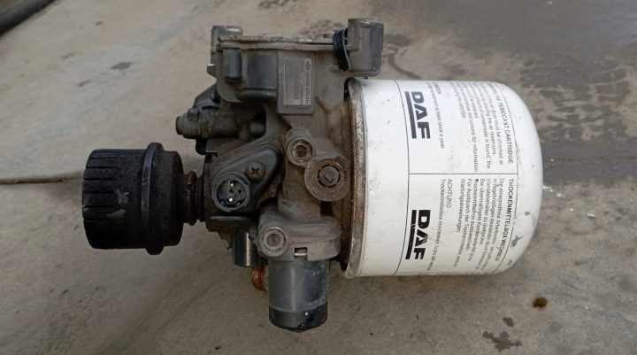 Клапан Основание осушителя DAF K056899N02, фото 4