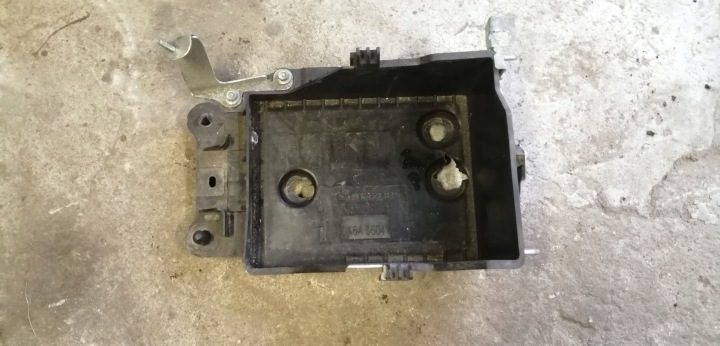 Mazda 2 DJ 15- площадка аккумулятора DA6A56041, фото 1