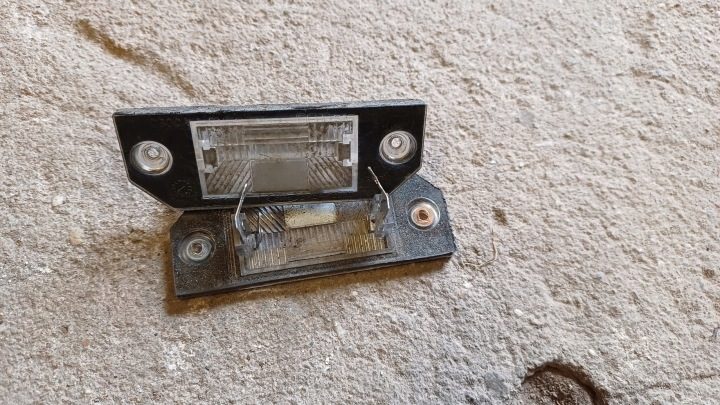 FORD FOCUS MK2 ФОНАРЬ НОМЕРНОГО ЗНАКА, фото 1