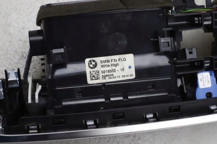 Воздухозаборник консоли BMW 3 (F30, F80) 9710260 2.0L бензин 2015, фото 12