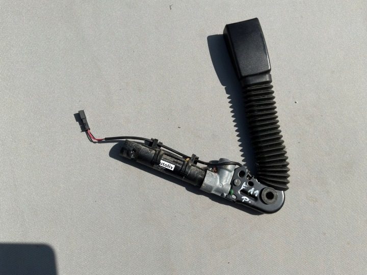 Натяжитель правый передний замок пассажира Европа BMW 5 F11 F10, фото 2