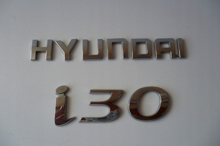 HYUNDAI i30 ЭМБЛЕМА НАДПИСЬ ЗАДНЯЯ КРЫШКА, фото 1