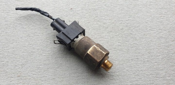 ДАТЧИК ДАВЛЕНИЯ ГИДРОУСИЛИТЕЛЯ РУЛЯ VW SEAT SKODA AUDI 6N0919081, фото 1