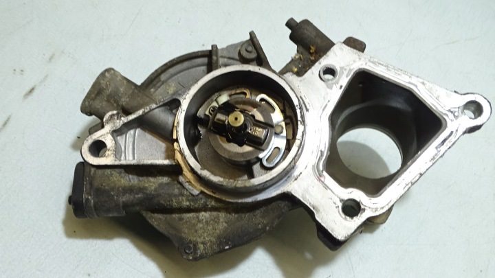 Вакуумный насос BK2Q-2A451 Peugeot Boxer Citroen Jumper 2.2HDI Euro5, фото 1