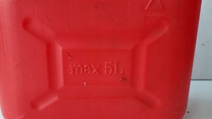 КАНИСТРА С ВОРОНКОЙ НА ТОПЛИВО БЕНЗИН КРАСНОЕ 5L, фото 2