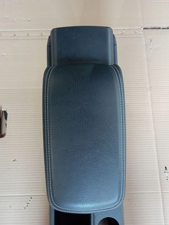 MERCEDES W204 РЕСТАЙЛИНГ ЦЕНТРАЛЬНЫЙ ТОННЕЛЬ EU ПЕПЕЛЬНИЦА, фото 2
