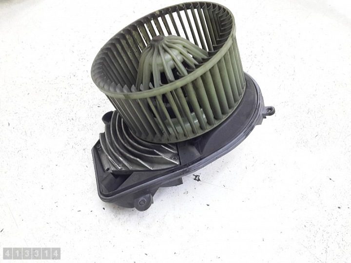 1996 Audi A4 Вентилятор моторчика вентилятора печки 8D1820021, фото 4