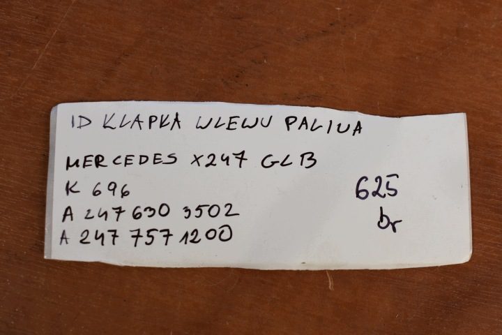 ИДЕАЛЬНЫЙ ЛЮЧОК ГОРЛОВИНЫ БЕНЗОБАКА ЦВЕТ 696 MERCEDES GLB X247 1, фото 6
