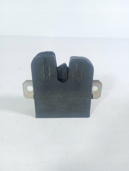 VW Polo 01-09 замок крышки багажника задний OE 6Q6827505, фото 1