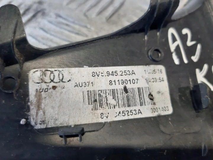 Контакты заднего фонаря AUDI A3 Седан (8VS, 8VM) 8V5945253A 1.8L бензин, фото 3
