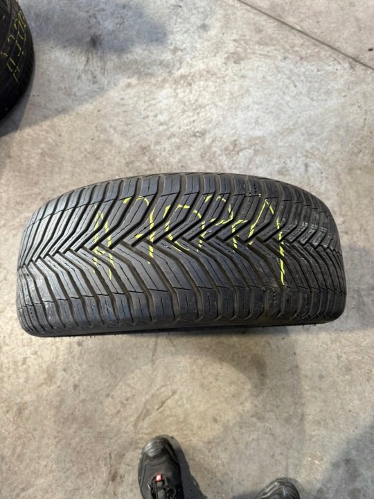 Шина всесезонная Michelin CrossClimate 2 235/45R18 94 Вт сцепление на снегу (3PMSF), защита диска, фото 1