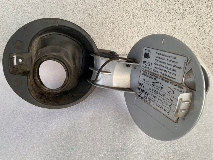 Лючок горловины бензобака Seat Ibiza 6L - 6L6809905G / 6L0010311G / 1H0010092C, фото 12