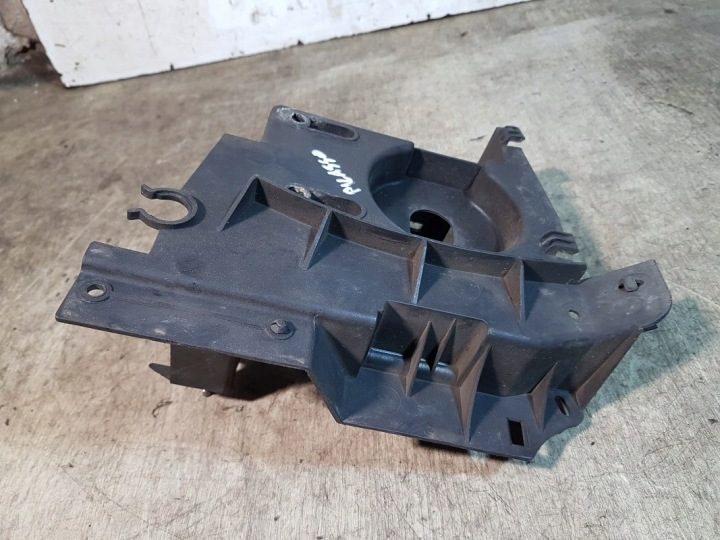 Площадка аккумулятора Citroen Xsara Picasso 2.0 HDI, фото 2