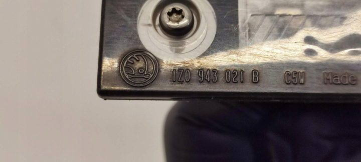 Подсветка номера SKODA OCTAVIA II (1Z3) 1Z0943021B 2.0L дизель 103 кВт, фото 5