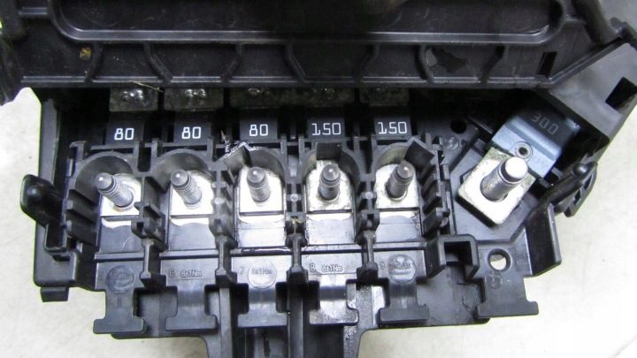 Mercedes W213 2.0 блок предохранителей A2135400750, фото 4