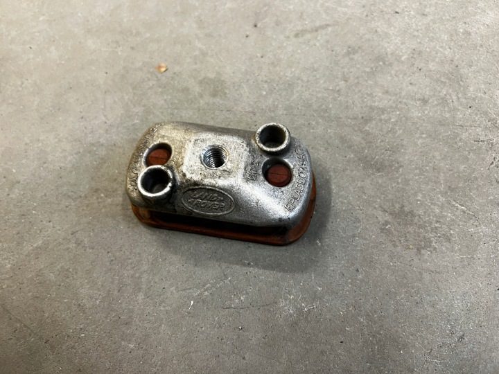 КРОНШТЕЙН ДИФФЕРЕНЦИАЛА LAND ROVER DISCOVERY 5 В L462, фото 1