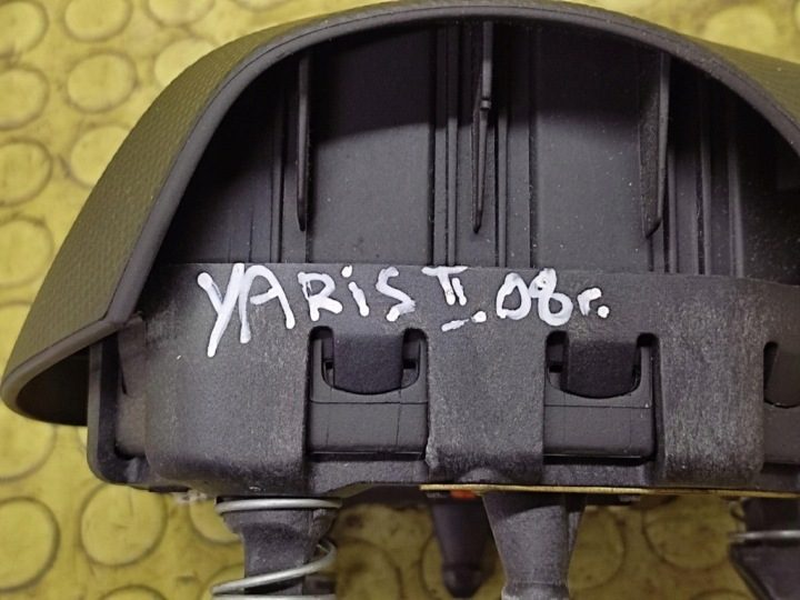 Toyota Yaris II Airbag водителя, фото 7