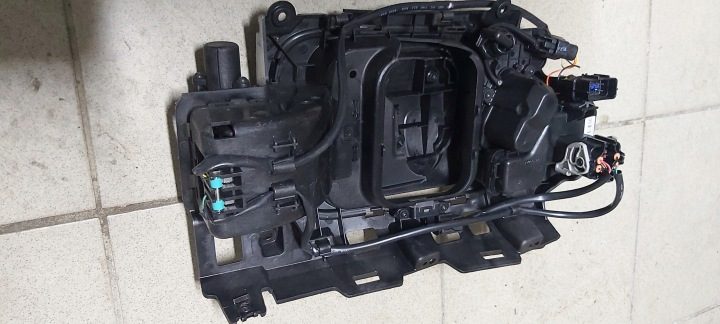 Лючок разъем зарядки Kia E-Soul EV II 2 19- 863C0-J2000, фото 10