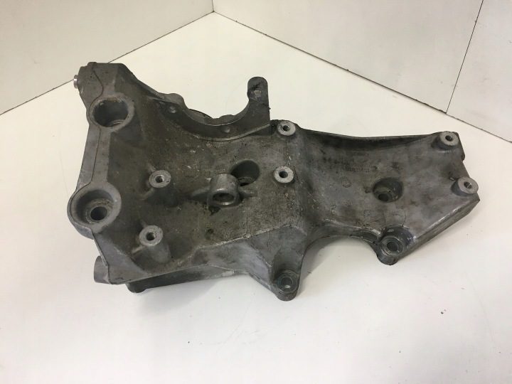 КРОНШТЕЙН ГЕНЕРАТОРА AUDI A4 B6 2.0 FSI 06B903143L, фото 1