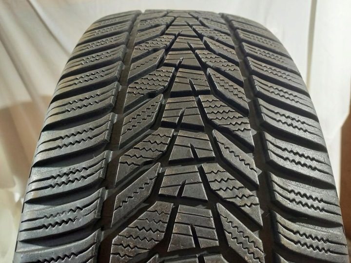 Шина зимняя Hankook Winter i*cept evo3 W330 225/45R19 96 В сцепление на снегу (3PMSF), защита диска, усилитель (XL), фото 3