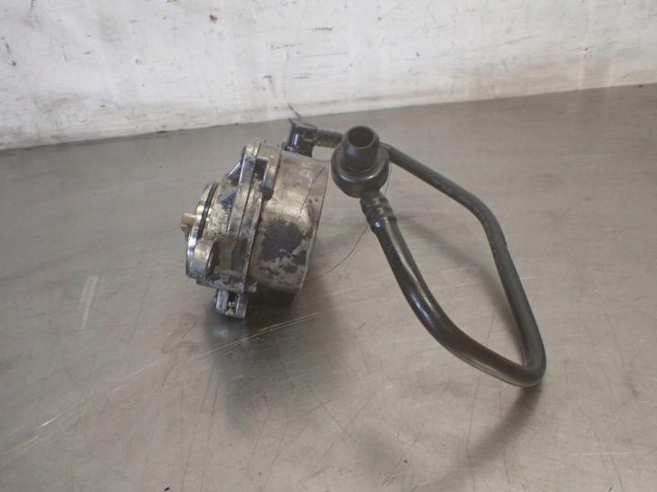 Renault OE 8200102535B вакуумный насос, фото 3