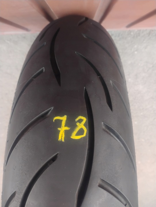 Metzeler ROADTEC Z8 INTERACT 140/70ZR18 67 Вт, фото 1