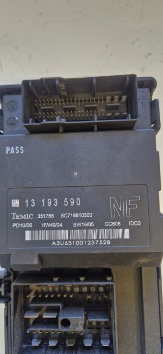 Блок комфорта блок предохранителей OE 13193590 Opel Vectra C Signum, фото 2