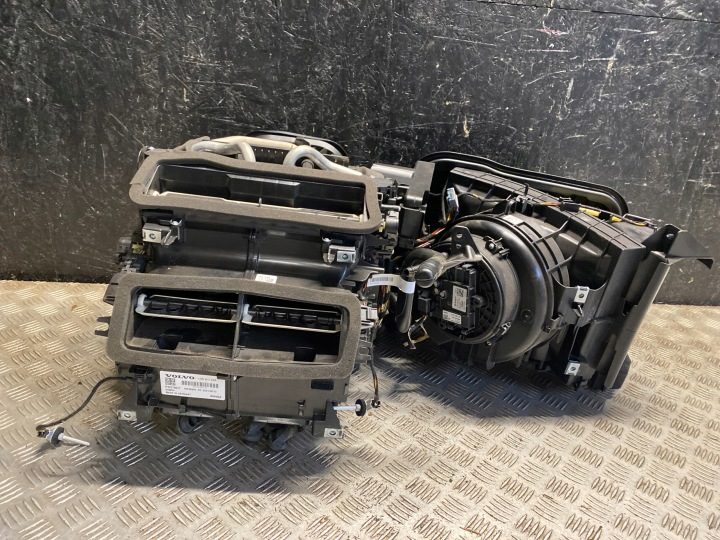 Корпус вентилятора Volvo XC60 II 2021 P32275577, фото 1