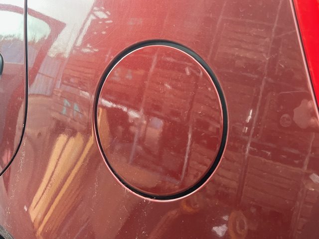 MITSUBISHI COLT VI Z30 Лючок горловины бензобака, фото 1