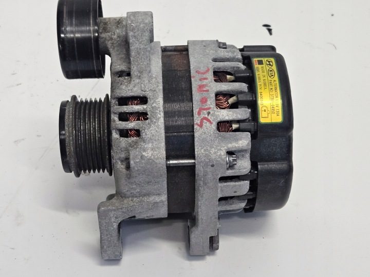KIA STONIC 1,0 T-GDI генератор 37300-04950, фото 1