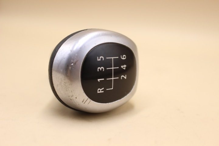 BMW E46 E87 E90 E60 E83 РУЧКА ПЕРЕКЛЮЧЕНИЯ ПЕРЕДАЧ КОЖА МЕХАНИКА 6 ПЕРЕДАЧ СЕРЕБРИСТАЯ, фото 1