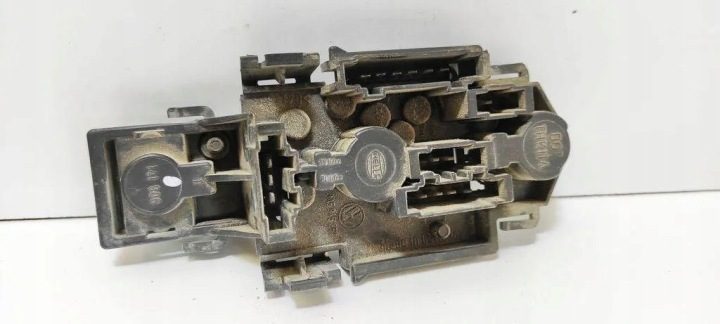 Контакты заднего фонаря VW PASSAT B3/B4 (3A2, 35I) 3A5945257 1.9L дизель 66 кВт, фото 2