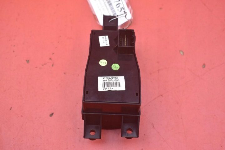 РЫЧАГ КНОПКА РУЧНОГО ТОРМОЗА 93766-3Z000 HYUNDAI I40 VF 11-15, фото 2