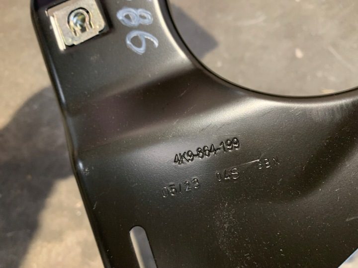 AUDI A6 C8 УНИВЕРСАЛ КРЕПЛЕНИЕ БАГАЖНИКА ЗАДНЕЕ 4K9864199, фото 2