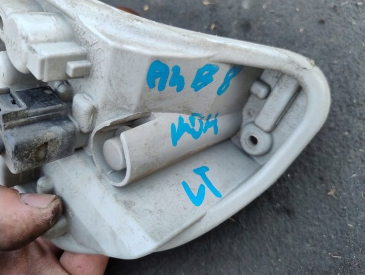 Вкладыш на лампы фонаря заднего фишка левая Audi A4 B8 Универсал в крыло с wtyczką, фото 3