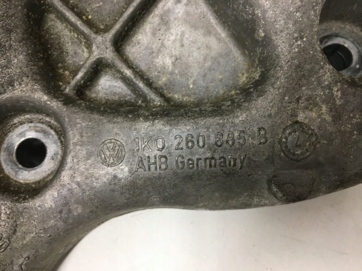 КРОНШТЕЙН НАТЯЖИТЕЛЬ КРЕПЛЕНИЕ КОМПРЕССОРА КОНДИЦИОНЕРА VW GOLF VI 1.4 TFSI 1K0260885B, фото 4