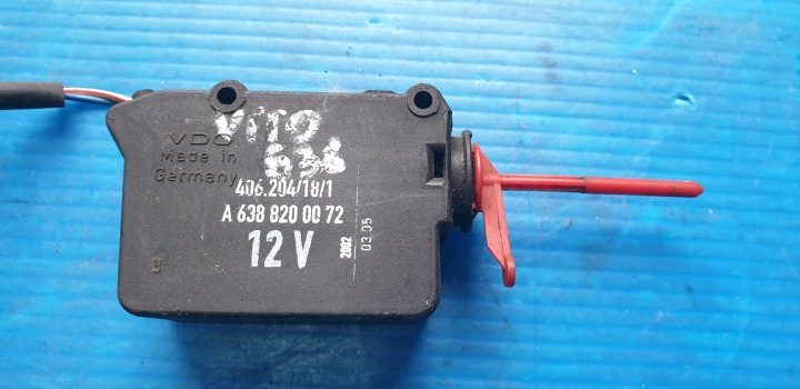 Mercedes Vito W638 привод лючка горловины бензобака A6388200072, фото 2