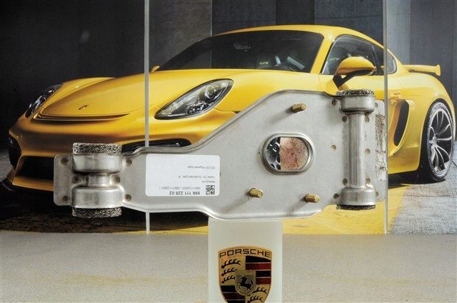 PORSCHE 996 911 КРОНШТЕЙН ГЛУШИТЕЛЯ 99611122802, фото 2