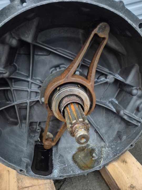 КРОНШТЕЙН ПРИЖИМ WYCISKU СЦЕПЛЕНИЯ DAF 45 55 LF EURO 5 , EURO 6 6 S 800 , 6 S 1000, фото 1