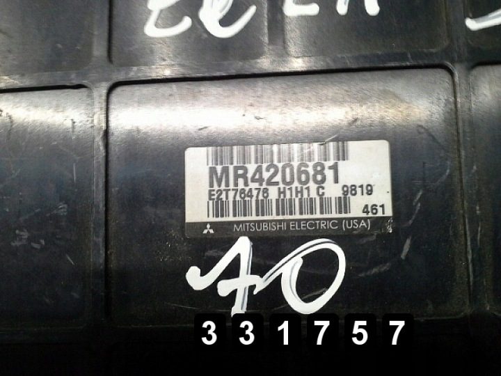 1999 Mitsubishi Eclipse ЭБУ mr420681, фото 2