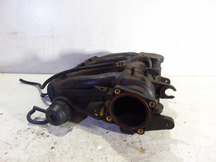 Впускной коллектор VW Golf IV 1.6 06A133205, фото 1