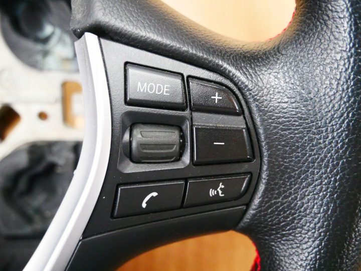 BMW F22 F20 F23 F30 F32 F34 F36 руль кожа мультифункциональная красная строчка, фото 3