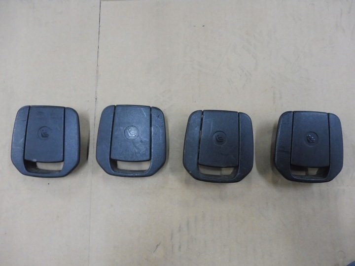 BMW E91 E82 E84 E87 E90 F20 ЗАГЛУШКА ISOFIX 7118673, фото 1