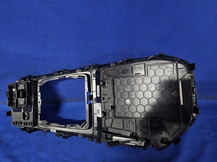 РАМКА ЦЕНТРАЛЬНЫЙ ТОННЕЛЬ ГНЕЗДО ПОРТ USB SKODA KAMIQ, фото 6