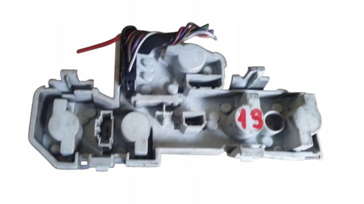 Контакты заднего фонаря VW PASSAT B5 (3B3) 3B5945258B 1.9L дизель 96 кВт 2002, фото 2