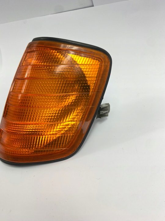 ПОВОРОТНИК ЛЕВЫЙ ПЕРЕДНИЙ MERCEDES W124 HELLA ОРАНЖЕВЫЙ, фото 2