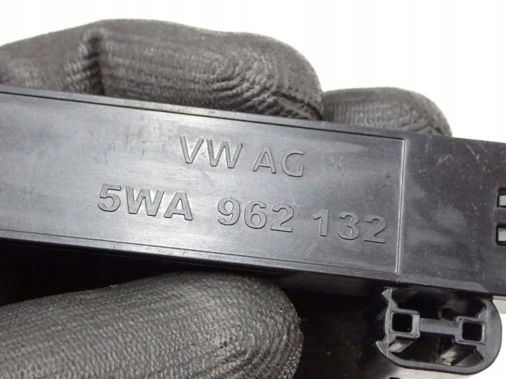 УСИЛИТЕЛЬ АНТЕННА ОРИГИНАЛ 5WA962132 AUDI A3 8Y 23 г., фото 3