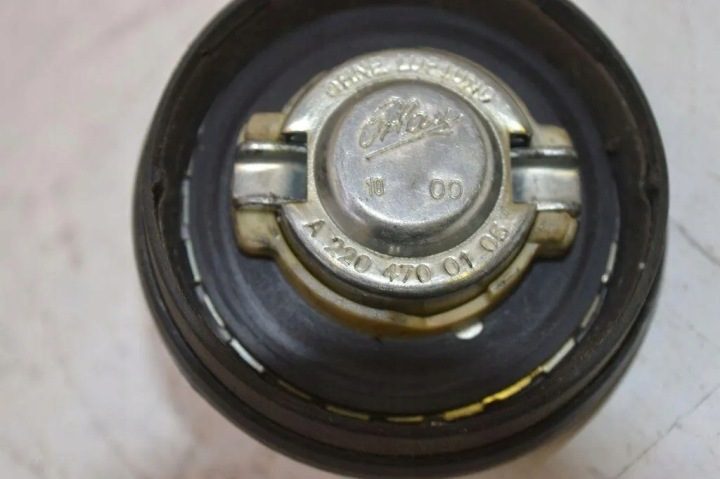 Крышка горловины бензобака MERCEDES-BENZ VANEO (414) A2204700105 1.7L дизель 67 кВт, фото 3