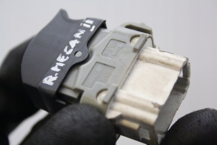 Кнопка стеклоподъемника Renault OE 315024A, фото 4